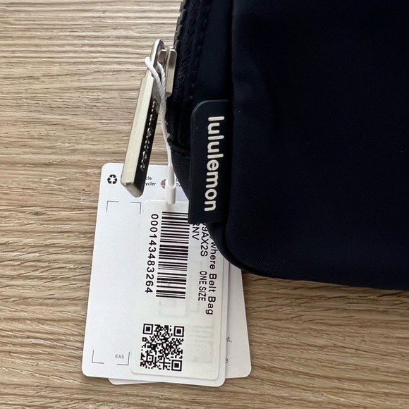 Lululemon Everywhere Belt Bag Navy Blue Nylon One Size - Picture 4 of 7